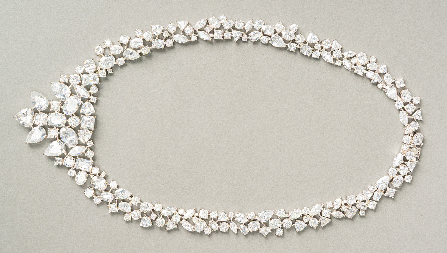 DEUTSCH AUCTIONEERS Lot258 in Detail DEUTSCH AUCTIONEERS Lot258 in Detail